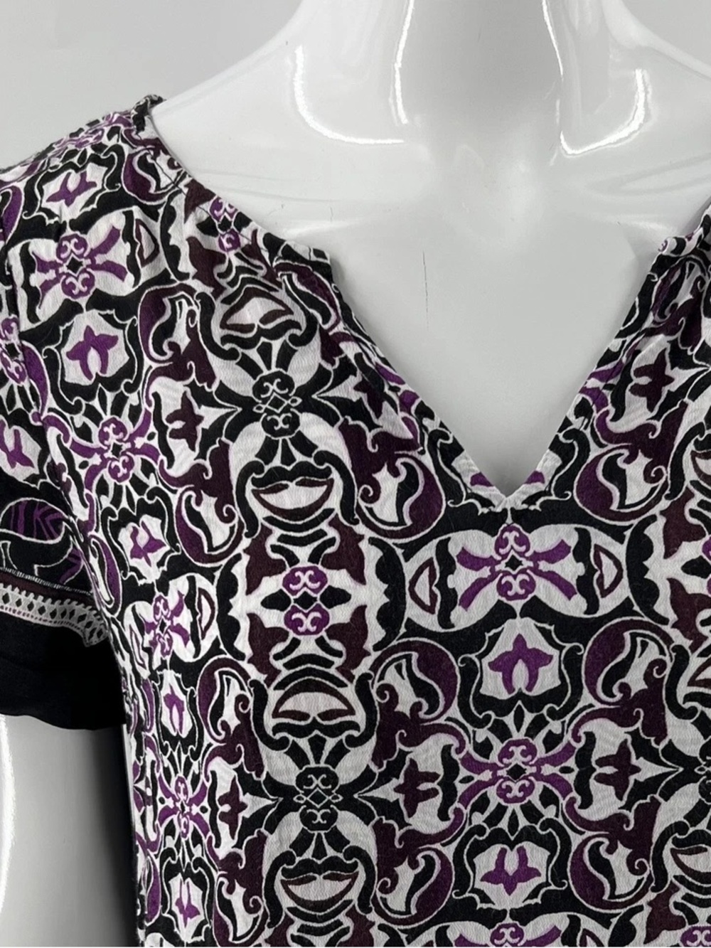 Women's Short Sleeve V-Neck Tee in Purple Black Print